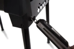 Broil King Porta Chef 320 Gasgrill -Camping Geschäft 11890 Broil King Porta Chef 320 FEATURE 09