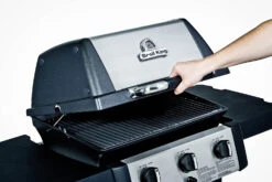 Broil King GEM 310 Gasgrill - Modell 2023 -Camping Geschäft 16941 broil king gem 320 deckel 814152