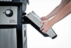 Broil King Signet 390 Gasgrill Inkl. Drehspieß - X-DEAL Inkl. Gussplatte, Fettschiene Und Abdeckhaube -Camping Geschäft 22020 broil king signet 390 seitenablage 16 1607699296