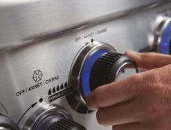 Broil King Regal 490 Black - Modell 2021 -Camping Geschäft 957283 7 REGAL XL PRO FEATURE 05