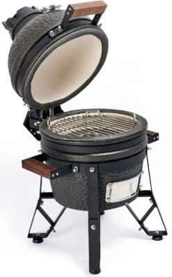 The Bastard Keramikgrill Urban Small - Schwarz Matt - Modell 2023 -Camping Geschäft Bastard Keramikgrill Urban Small Deckel offen Seitlich