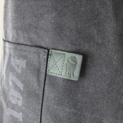 Big Green Egg Canvas Grillschürze -Camping Geschäft Big Green Egg Canvas Schuerze Label