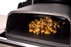 Broil King Cooking Dome / Oberhitze-Haube Aus Gusseisen Für Baron (Imperial, Regal) -Camping Geschäft Broil King Cooking Dome Kartoffeln 69900