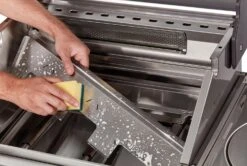 Enders Gasgrill Kansas II Pro 3 SIK Turbo -Camping Geschäft Enders Gasgrill Kansas II Pro 3 SIK Turbo 8713 leichte Reinigung