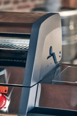 Enders Gasgrill Monroe Pro 4 SIK Turbo 28 Enders Gasgrill Monroe Pro 4 SIK Turbo -Camping Geschäft Enders Gasgrill Monroe Pro 4 SIK Turbo Deckel Seitenteile