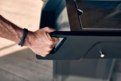 Enders Gasgrill Monroe Pro 4 SIK Turbo 38 Enders Gasgrill Monroe Pro 4 SIK Turbo -Camping Geschäft Enders Gasgrill Monroe Pro 4 SIK Turbo Griff