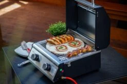 Grillfürst G201E 2-Brenner Gasgrill Portabel V2 - Campinggrill / Balkongrill 50mbar - Inkl. Untergestell -Camping Geschäft Grillfuerst Camping Gasgrill G201 Pizzastein 2