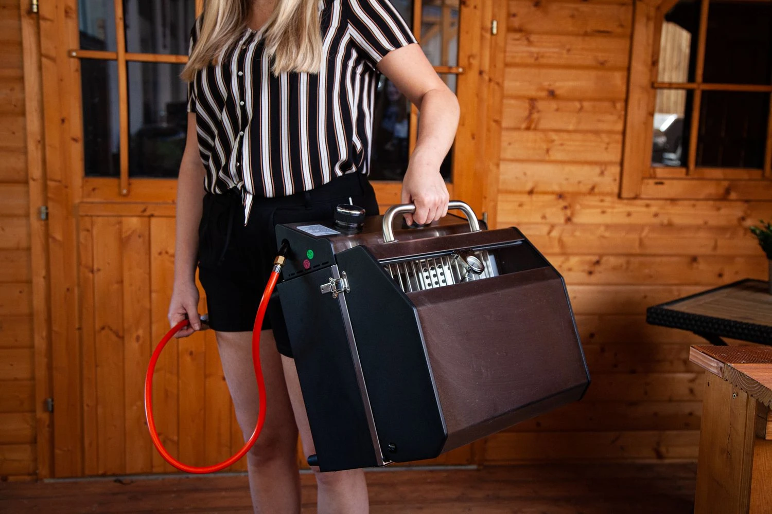 Grillfürst G201E 2-Brenner Gasgrill Portabel V2 - Campinggrill / Balkongrill 50mbar 17 Grillfürst G201E 2-Brenner Gasgrill Portabel V2 - Campinggrill / Balkongrill 50mbar – Bild 15