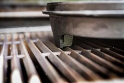 Grillfürst Dutch Oven Set BBQ Edition DO2 - X-DEAL Inkl. Tragetasche / Aufbewahrungstasche, Gusseisen Pflege Und Deckelheber -Camping Geschäft Grillfuerst Dutch Oven Fuesse 1