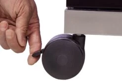 Grillfürst G620E 6-Brenner Gasgrill Mit Hochtemperaturbrenner, Heckbrenner Und Edelstahl Rosten - X-DEAL Inkl. Zubehörpaket -Camping Geschäft Grillfuerst Gasgrill G620E Lenkrollen mit Feststellbremse 1