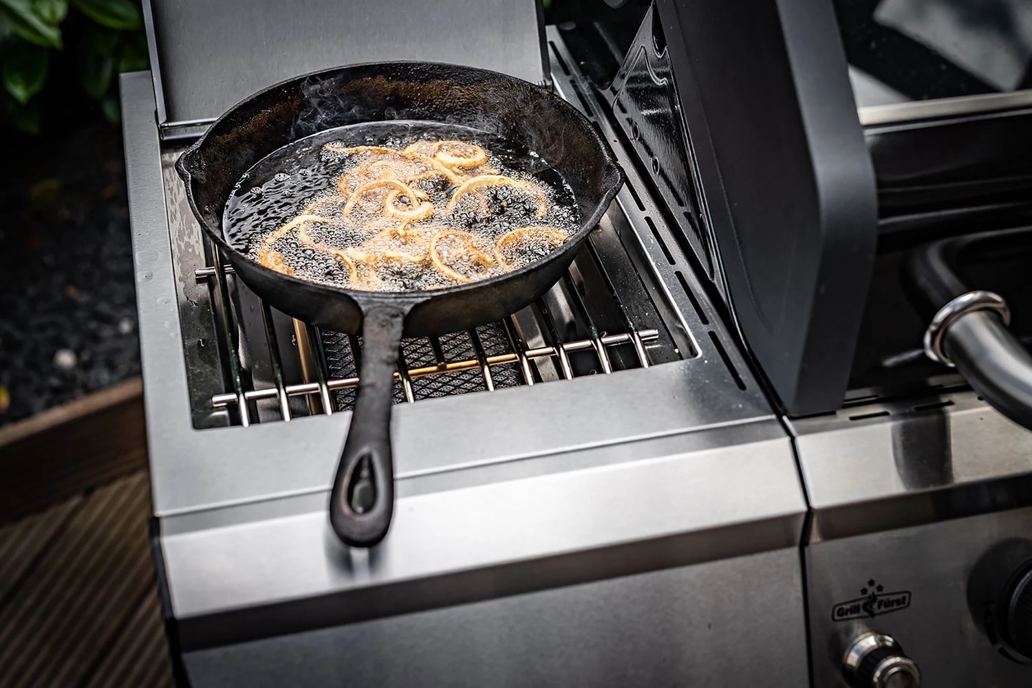 Grillfürst G621G 6-Brenner Edelstahl-Gasgrill Mit Hochtemperaturbrenner, Heckbrenner Und Gusseisen Rosten - X-DEAL Inkl. Zuberhörpaket 18 Grillfürst G621G 6-Brenner Edelstahl-Gasgrill Mit Hochtemperaturbrenner, Heckbrenner Und Gusseisen Rosten - X-DEAL Inkl. Zuberhörpaket – Bild 16