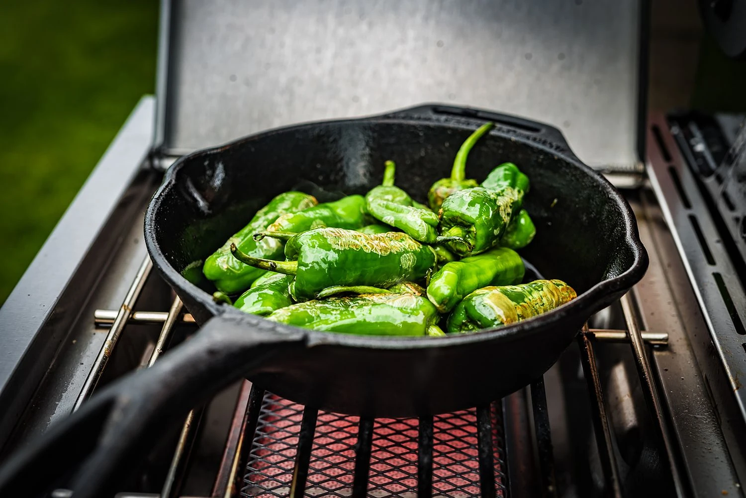 Grillfürst G750G 7-Brenner Doppelkammer - Gasgrill - 1. FC Köln Edition - Gusseisenroste 13 Grillfürst G750G 7-Brenner Doppelkammer - Gasgrill - 1. FC Köln Edition - Gusseisenroste – Bild 11