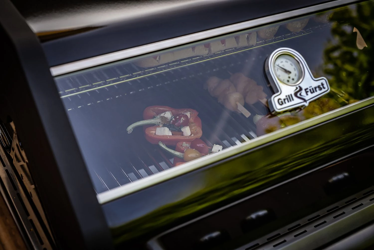 Grillfürst S330G 3-Brenner Gasgrill Mit Seitenkocher Und Gusseisen Rosten - Inkl. Gasgrill Einsteigerpaket 9 Grillfürst S330G 3-Brenner Gasgrill Mit Seitenkocher Und Gusseisen Rosten - Inkl. Gasgrill Einsteigerpaket – Bild 7