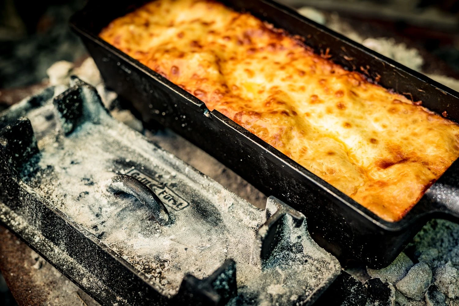 Grillfürst Dutch Oven Set BBQ Kastenform BK4 Aus Gusseisen - X-DEAL Inkl. Tragetasche / Aufbewahrungstasche, Gusseisen Pflege Und Deckelheber 4 Grillfürst Dutch Oven Set BBQ Kastenform BK4 Aus Gusseisen - X-DEAL Inkl. Tragetasche / Aufbewahrungstasche, Gusseisen Pflege Und Deckelheber – Bild 2