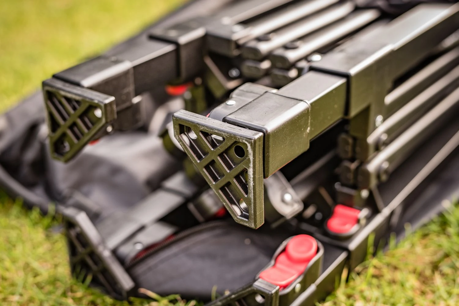 Grillfürst Pop-Up Pavillon / Grillpavillon / Gartenpavillon / Grillzelt 3x3m V3 - Mit Rauchabzug 10 Grillfürst Pop-Up Pavillon / Grillpavillon / Gartenpavillon / Grillzelt 3x3m V3 - Mit Rauchabzug – Bild 8