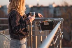 Knister Gasgrill - Ausziehbarer Kompaktgrill 34 Knister Gasgrill - Ausziehbarer Kompaktgrill -Camping Geschäft Knister Gasgrill Balkongelaender