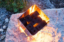 McBrikett Klappkamin / Zusammenklappbarer Anzündkamin 9 McBrikett Klappkamin / Zusammenklappbarer Anzündkamin -Camping Geschäft Mc Brikett Klapp Kamin 5