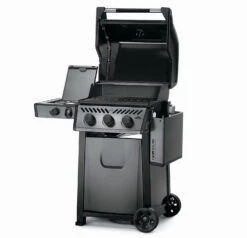 Napoleon Freestyle 365 Gasgrill, Graphit - Mit Seitenbrenner - Modell 2023 - X-DEAL Inkl. Drehspiess -Camping Geschäft Napoleon Freestyle 365 SB Seite abgeklappt