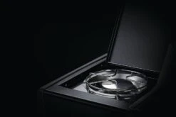 Napoleon Rogue 425 Gasgrill - All Black - Mit Seitenbrenner - Hero Modell 2023 Mit Heckbrenner Inkl. Drehspieß, Abdeckhaube Und Grillplatte -Camping Geschäft Napoleon Gasgrill Rogue Seitenkocher