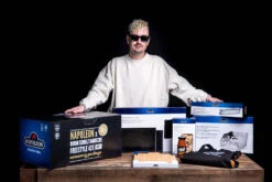 Napoleon Freestyle 425 Gasgrill - Mit Sizzle Zone - Limited Robin Schulz Barbecue Edition - Inkl. Mega Zubehörpaket -Camping Geschäft Napoleon Grillzuebhoer Robin Schulz Edition