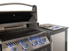 Napoleon Outdoor Küche Oasis Compact 105 Mit Prestige 500 Einbaugrill Und Einbau Sizzle Zone - Inkl. Arbeitsplatte Aus Feinsteinzeug -Camping Geschäft Napoleon Oasis Compact P500 mit Sizzle Zone Seitenbrenner Set