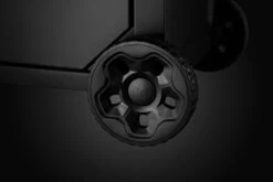 Napoleon Phantom Freestyle 425 Gasgrill, Mattschwarz - Mit Sizzle Zone Und Tür - Modell 2023 -Camping Geschäft Napoleon Phantom Freestyle F425DSIBPK PHM Detail Wheel