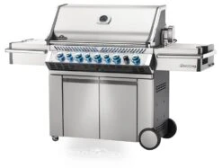 Napoleon Prestige Pro 665-3 Edelstahl Gasgrill Inkl. Drehspieß - X-DEAL Inkl. Napoleon Holzkohlegrill Kugelgrill Ø 57cm -Camping Geschäft Napoleon Prestige Pro 665 Edelstahl Gasgrill side 3