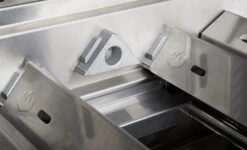 Napoleon Prestige Pro 665-3 Edelstahl Gasgrill Inkl. Drehspieß - Modell 2023 38 Napoleon Prestige Pro 665-3 Edelstahl Gasgrill Inkl. Drehspieß - Modell 2023 -Camping Geschäft Napoleon Prestige Pro SearPlates Brennerabdeckung 02 2