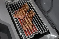 Napoleon Prestige Pro 500-3 Edelstahl Gasgrill Inkl. Drehspieß - Modell 2023 28 Napoleon Prestige Pro 500-3 Edelstahl Gasgrill Inkl. Drehspieß - Modell 2023 -Camping Geschäft Napoleon Prestige Pro Sizzle Zone Steaks