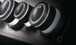 Napoleon Rogue SE 425 Edelstahl Gasgrill Mit Sizzle Zone Und Heckbrenner - Modell 2023 -Camping Geschäft Napoleon Rogue SE Drehknoepfe beleuchtet 1