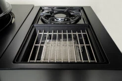 Outdoorchef Gas Kugelgrill Arosa 570 G Evo Black Style - Inkl. Blazing-/Cooking Zone Kit Plus 28 Outdoorchef Gas Kugelgrill Arosa 570 G Evo Black Style - Inkl. Blazing-/Cooking Zone Kit Plus -Camping Geschäft Outdoochef Kugelgrill Arosa 570 G Blazing Zone