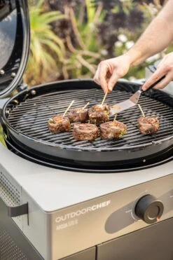 Outdoorchef Gas Kugelgrill Arosa 570 G Evo Grey Steel -Camping Geschäft Outdoorchef Arosa 570 G Evo Grey Steel indirekt Grillen