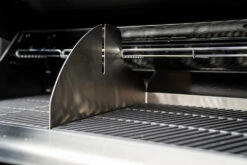 Outdoorchef Dualchef 425 G BZ Gasgrill Mit BLAZING ZONE Infrarotbrenner 25 Outdoorchef Dualchef 425 G BZ Gasgrill Mit BLAZING ZONE Infrarotbrenner -Camping Geschäft Outdoorchef Dualchef 425G BZ Detail Zone Divider 1