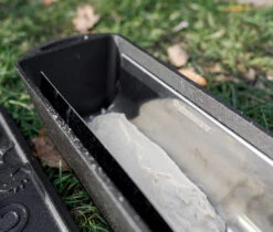 Petromax Baguetteblech Für Kastenformen K4 Und K8 -Camping Geschäft Petromax Baguetteblech K4 Kastenform Anwendung01