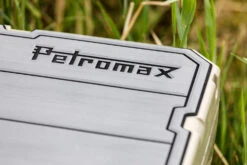 Petromax Haft-Auflage Für Kühlbox Kx25 Grau Mit Linien -Camping Geschäft Petromax Haftauflage Kuehlbox grau Linien Detail 1