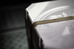 Petromax Kühlbox 50 Liter Alpenweiß - Inkl. Sitzkissen, Haft-Unterlage Und Einsatzkorb -Camping Geschäft Petromax kuehlbox deckel