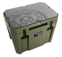 Petromax Kühlbox 25 Liter Oliv - Inkl. Sitzkissen, Haft-Unterlage Und Einsatzkorb -Camping Geschäft Petromax kx25 padg d Haft Auflage Kuehlbox kx25 oliv grau Drachen 9 1625041291