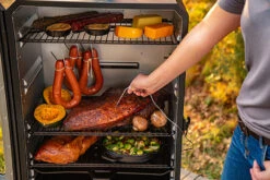 Pit Boss Vertical Smoker Pro Series 4 Pelletsmoker -Camping Geschäft Pit Boss Pelletsmoker Vertical Smoker Pro Series 4