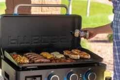 Pit Boss Plancha Grill Ultimate Plancha 3-Brenner - Mit Untergestell -Camping Geschäft Pit Boss Planchagrill Ultimate 3 Brenner Tischgrill