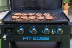Pit Boss Plancha Grill Ultimate Plancha 4-Brenner - Mit Untergestell -Camping Geschäft Pit Boss Planchagrill Ultimate 4 Brenner Burger Grillen