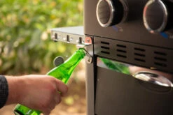 Pit Boss Planchagrill Ultimate Plancha 5-Brenner - Grillstation -Camping Geschäft Pit Boss Planchagrill Ultimate 5 Brenner Flaschenoeffner