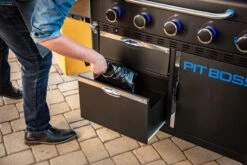 Pit Boss Planchagrill Ultimate Plancha 5-Brenner - Grillstation -Camping Geschäft Pit Boss Planchagrill Ultimate 5 Brenner Unterschrank Schubladen