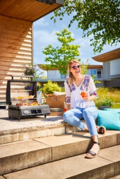 Rösle Elektrogrill Videro E2-P Campinggrill -Camping Geschäft Roesle Elektrogrill Videro E2 P Lifestyle