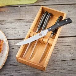 Rösle Steakmesser 4er Set - FC Bayern Edition 7 Rösle Steakmesser 4er Set - FC Bayern Edition -Camping Geschäft Roesle Steakmesser 4er Set FC Bayern Lifestyle