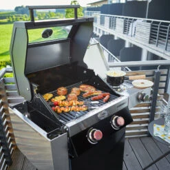 Rösle Gasgrill Videro G2 Schwarz - Modell 2022 -Camping Geschäft Roesle Videro G2 Gasgrill Station Mood02