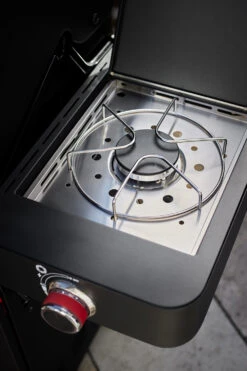 Rösle Videro G3-S VARIO+ Schwarz Gasgrill - FC Bayern Edition - Inkl. FC Bayern Abdeckhaube, Barbecue Grillzange Und Burgerpresse 30 Rösle Videro G3-S VARIO+ Schwarz Gasgrill - FC Bayern Edition - Inkl. FC Bayern Abdeckhaube, Barbecue Grillzange Und Burgerpresse -Camping Geschäft Roesle Videro Seitenkocher FC Bayern Edition 4