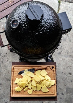 The Bastard Keramikgrill Classic Large - Complete - Schwarz Glänzend - Modell 2023 19 The Bastard Keramikgrill Classic Large - Complete - Schwarz Glänzend - Modell 2023 -Camping Geschäft The Bastard Classic Large Keramikgrill Seitentische