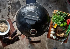 The Bastard Keramikgrill Classic Medium - Complete - Schwarz Glänzend - Modell 2023 -Camping Geschäft The Bastard Classic Medium Kamado Grill schwarz