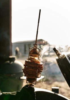 The Bastard Rotisserie & Pizza Set Large Inkl. Drehspieß Und Pizzastein -Camping Geschäft The Bastard Drehspiess BB507