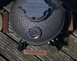 The Bastard Keramikgrill Urban Small - Schwarz Matt - Modell 2023 -Camping Geschäft The Bastard Urban Small Keramikgrill Deckel